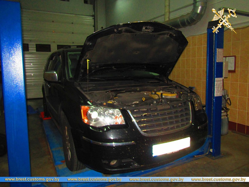 В автомобиле были тайники, но обвиняемая сказала, что не знала о них. Фото: brest.customs.gov.by