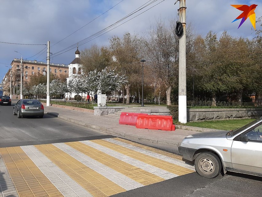 У "зебры" поставят дорожные знаки и сделают островок безопасности. Фото: Екатерина СИМОХИНА