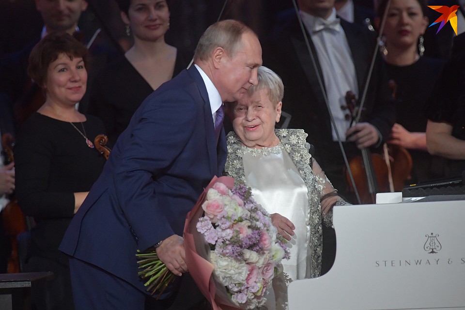 Легендарный композитор удостоена высшего ордена России Фото: Владимир ВЕЛЕНГУРИН