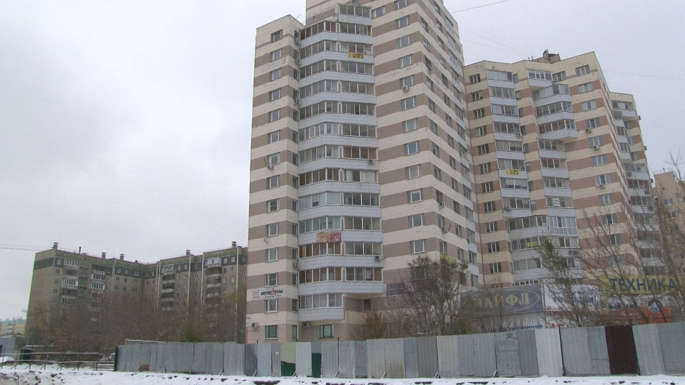 Дом на Кашириных, 100, до сих пор считался престижным. Квадратный метр в нем стоит дорого. Фото: читатель КП-Челябинск.