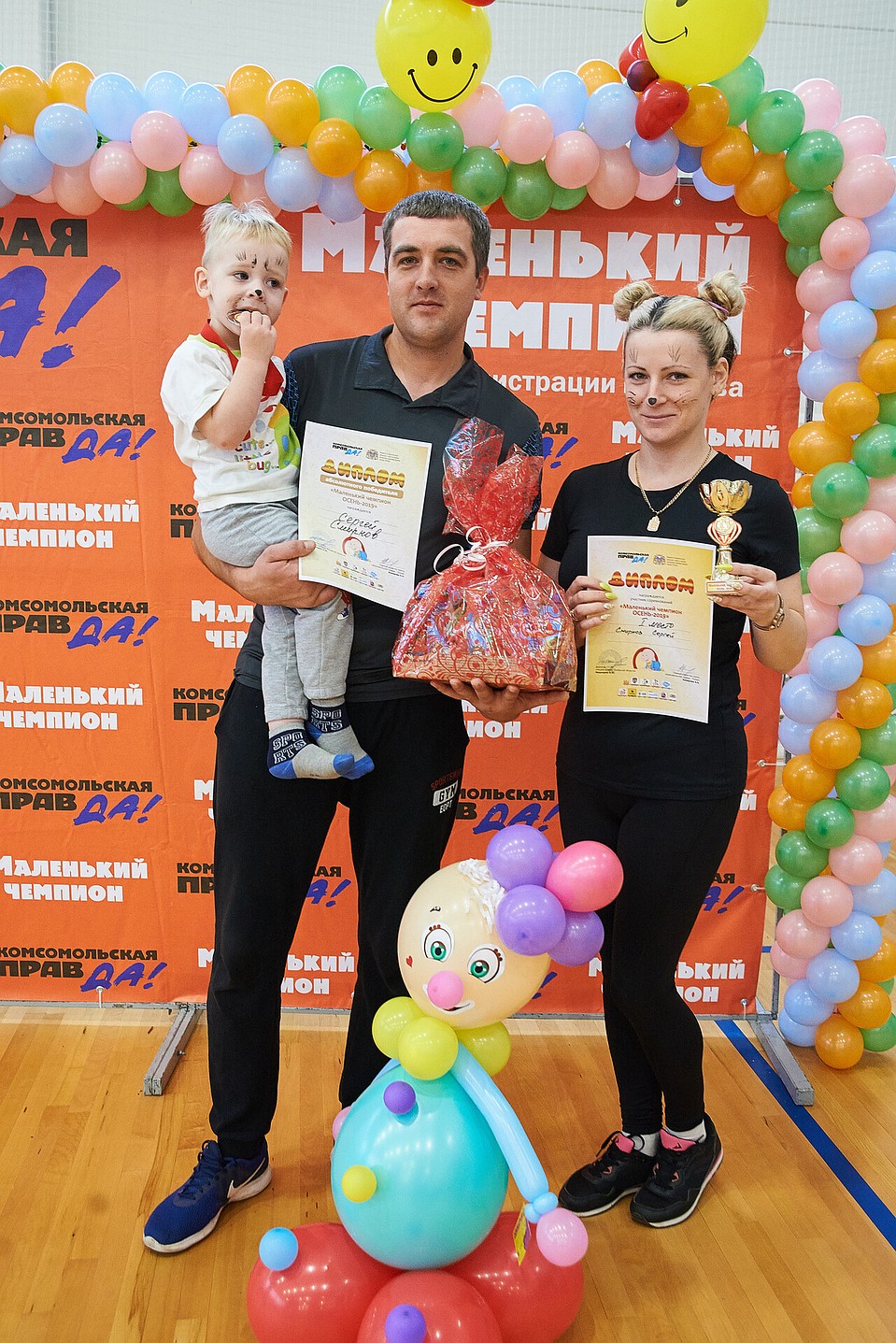 Серёжа Смирнов стал абсолютным чемпионом осенних забегов. Фото: Дарья ХВАТКОВА