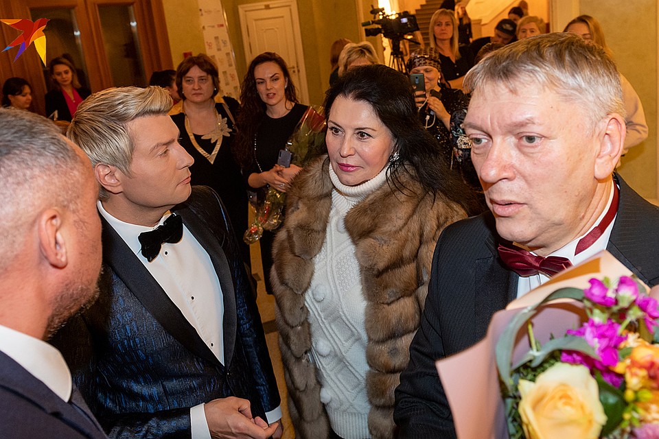 После недавней смерти мужа Елена Баскова не появляется в свете. Исключение мама певца сделала только для друга семьи Александра Федорова (на фото он крайний справа) Фото: Михаил ФРОЛОВ