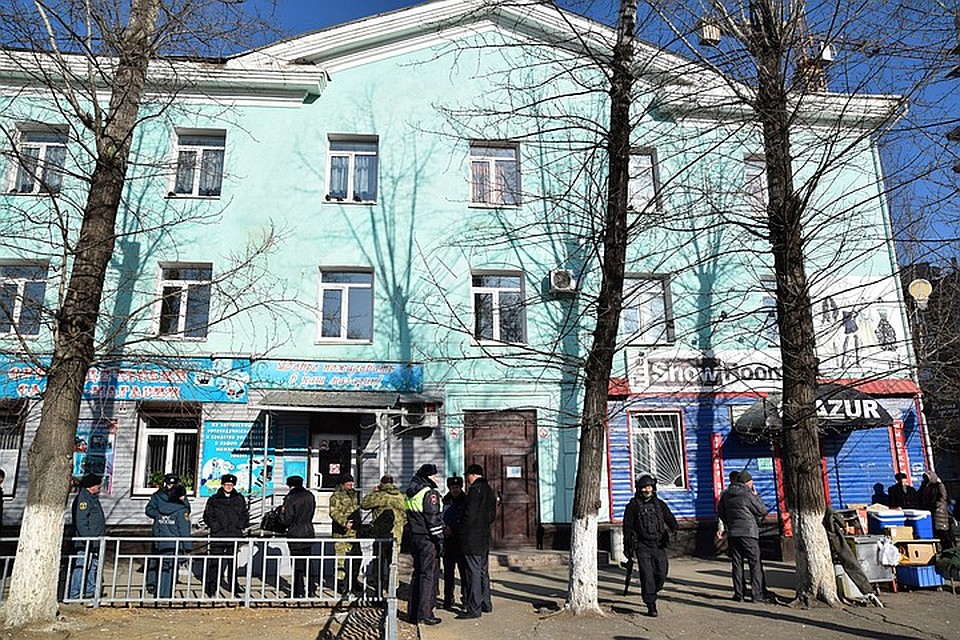 Перед стрельбой в строительном колледже Благовещенска 19-летний стрелок Даниил Засорин оставил аудиосообщение. Фото: Дарья ПРОКОПЬЕВА