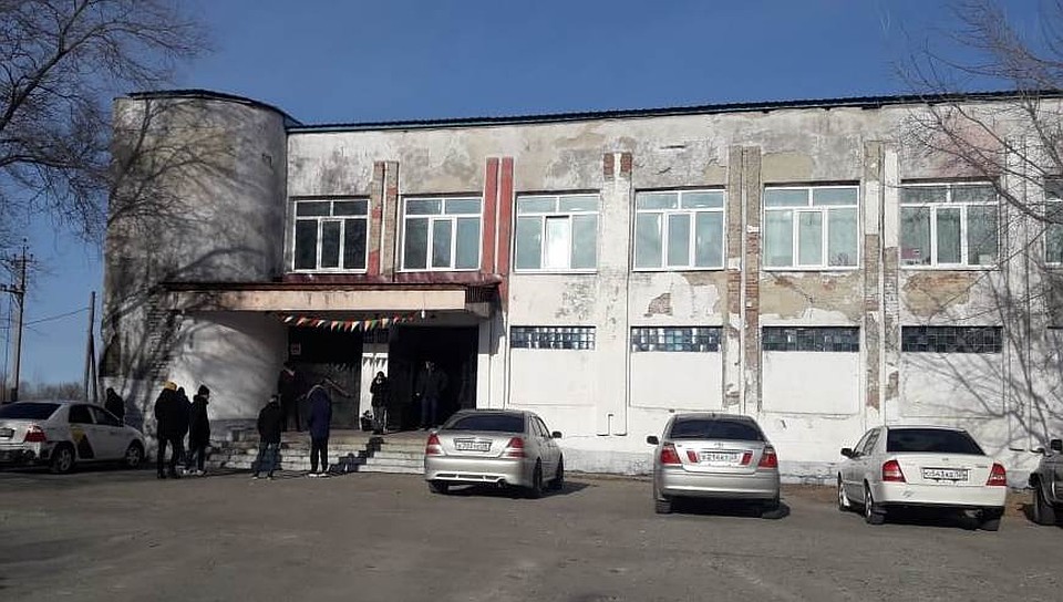 Дом культуры села Среднебелая, где проходило прощание. Фото: Татьяна РЯБОВА