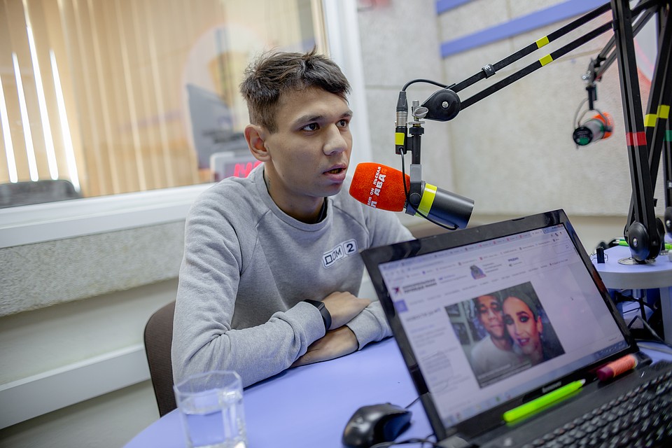 После съемок Витжай ненадолго вернулся в Челябинск и нашел время придти на радио «Комсомольская правда» Фото: Андрей АБРАМОВ
