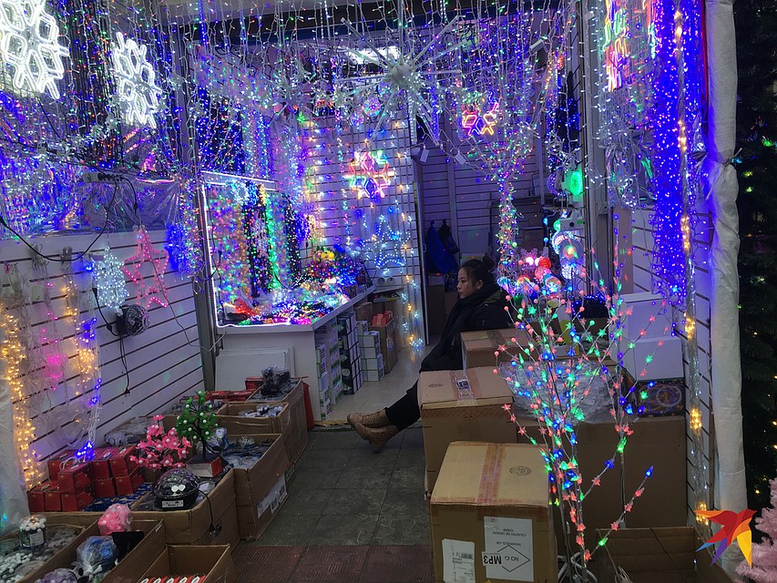 С российским паспортом проще в Газпром попасть, чем на рынок. Фото: Павел КЛОКОВ