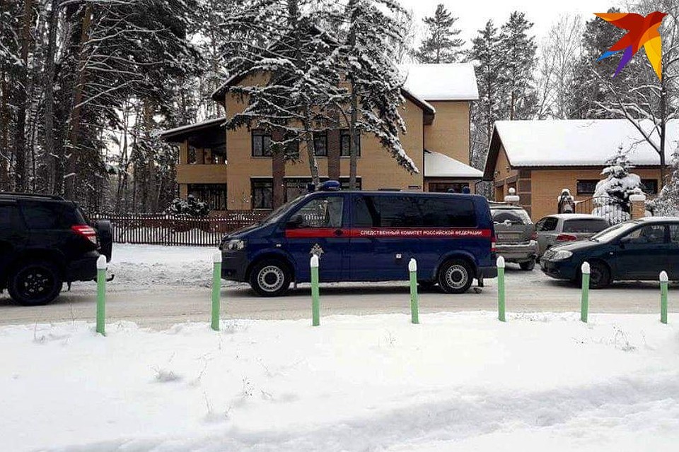В дом силовики все-таки попали, но уже на следующий день после скандала.