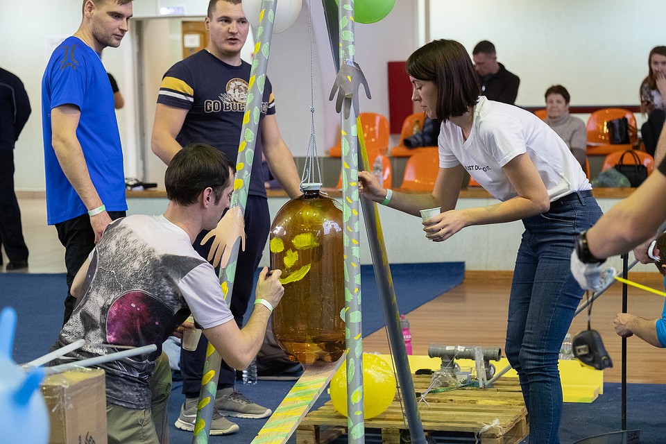 Творческий подход участников к выполению заданий в игре "Цепная реакция"