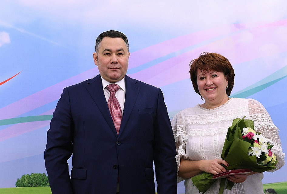 Нагрудный знак губернатора Тверской области «За заслуги в развитии Тверской области» вручили главному бухгалтеру предприятия Светлане Ковалёвой. Фото: ПТО