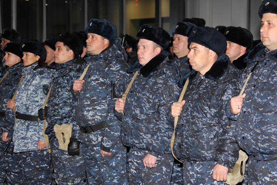 Дома сотрудников полиции ждали коллеги и родственники. Фото: ГУ МВД по Нижегородской области