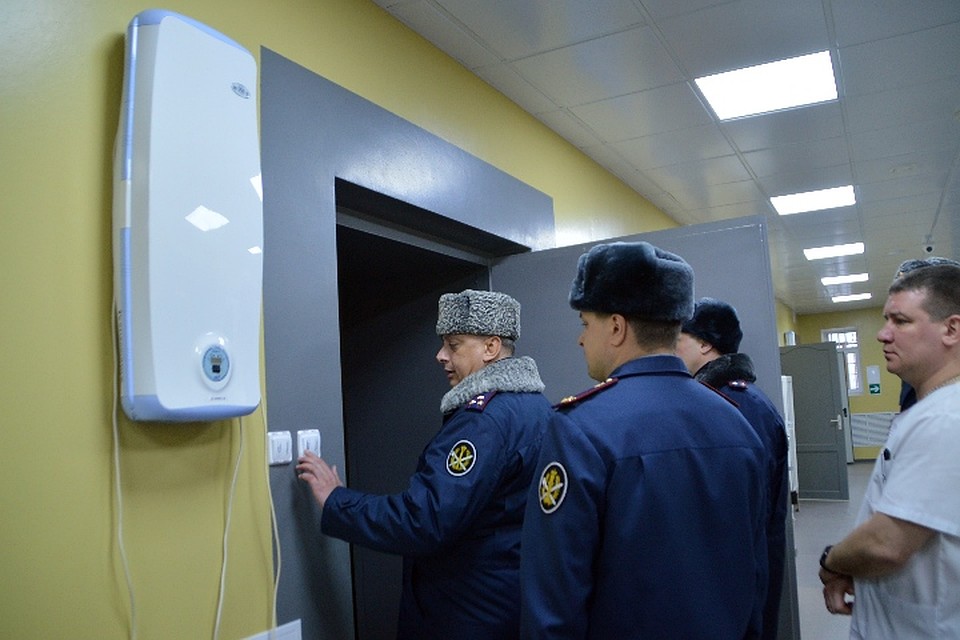 Гости осмотрели палаты для проживания осужденных (Фото: Пресс-служба УФСИН России по Вологодской области) Фото: Из архива KP.RU