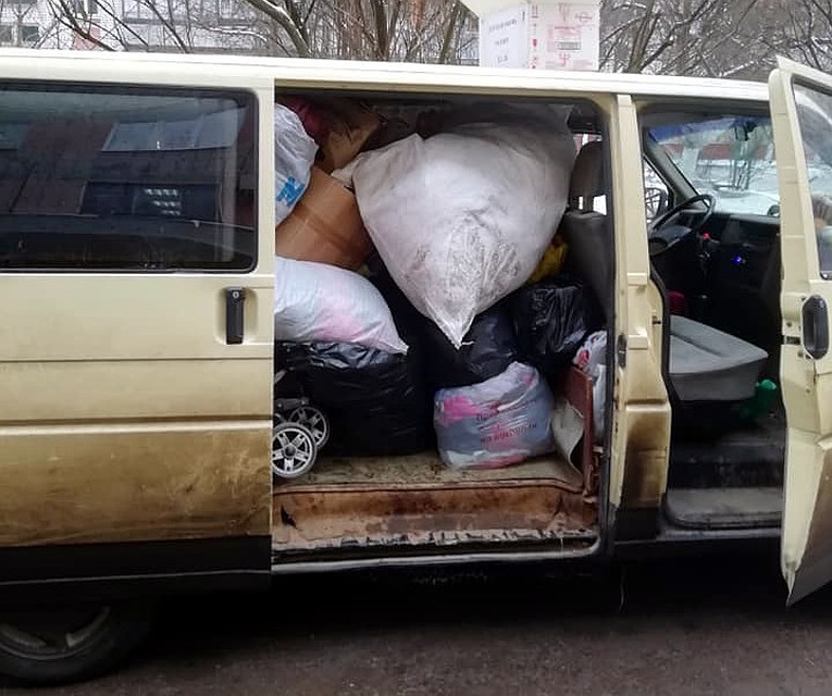 В деревни вещи отвозят на машине. Фото: из архива Ольги Белоруковой
