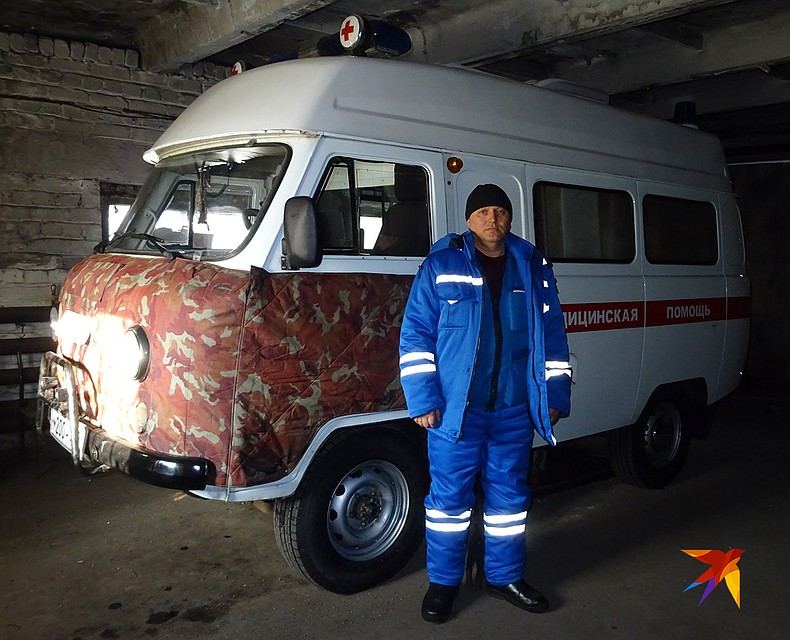 У водителя единственной в Сретенске «скорой» Сергея Баранова в той аварии пострадала супруга, он на своем "уазике" был одним из первых, кто прибыл на место ДТП. Фото: Алексей ОВЧИННИКОВ