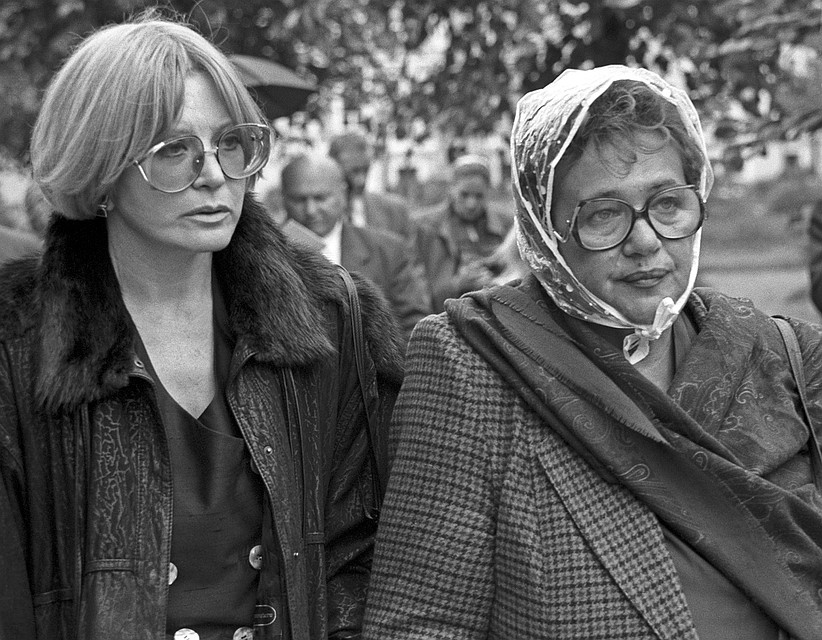 Галина Волчек и актриса театра имени Евгения Вахтангова Людмила Максакова Фото: фотохроника ТАСС.