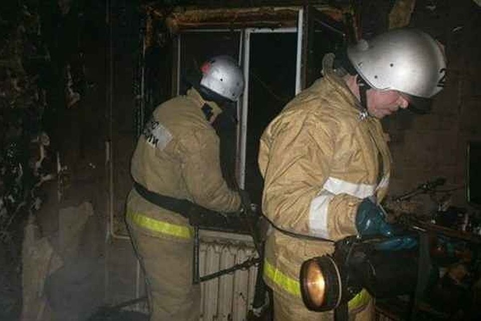 Пенсионеры едва не погибли в пожаре из-за праздничного салюта.