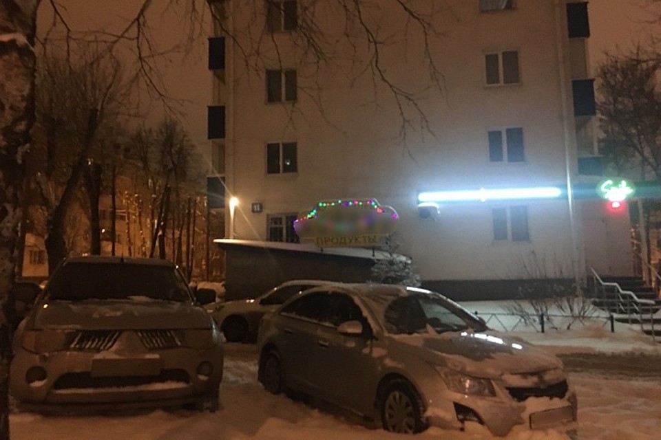 В небольших магазинчиках у дома алкоголь продавать наотрез отказались Фото: Павел КРАЙНОВ