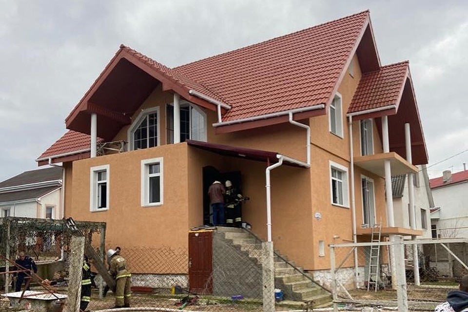 Пожар произошел в частном доме. Фото: пресс-служба ГУ МЧС России по городу Севастополю