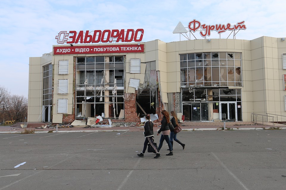 Луганск продолжал жить несмотря на раны и страх Фото: Александр КОЦ