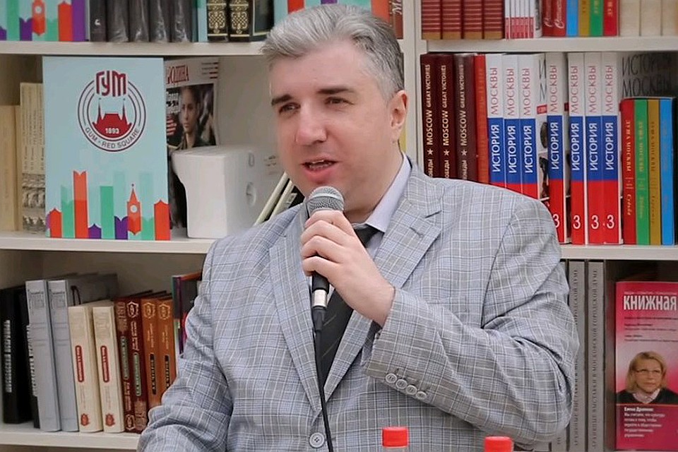 Заместитель главного редактора журнала «Историк» Арсений Замостьянов. Фото: Youtube