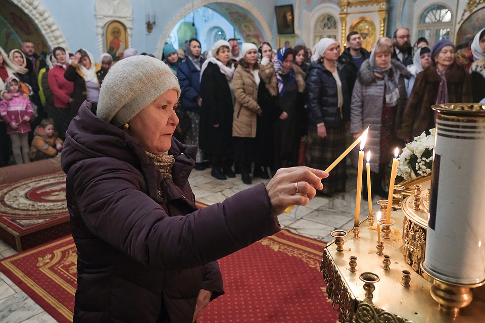 Тысячи людей пришли в церкви, чтобы помолиться Фото: Красноярская епархия