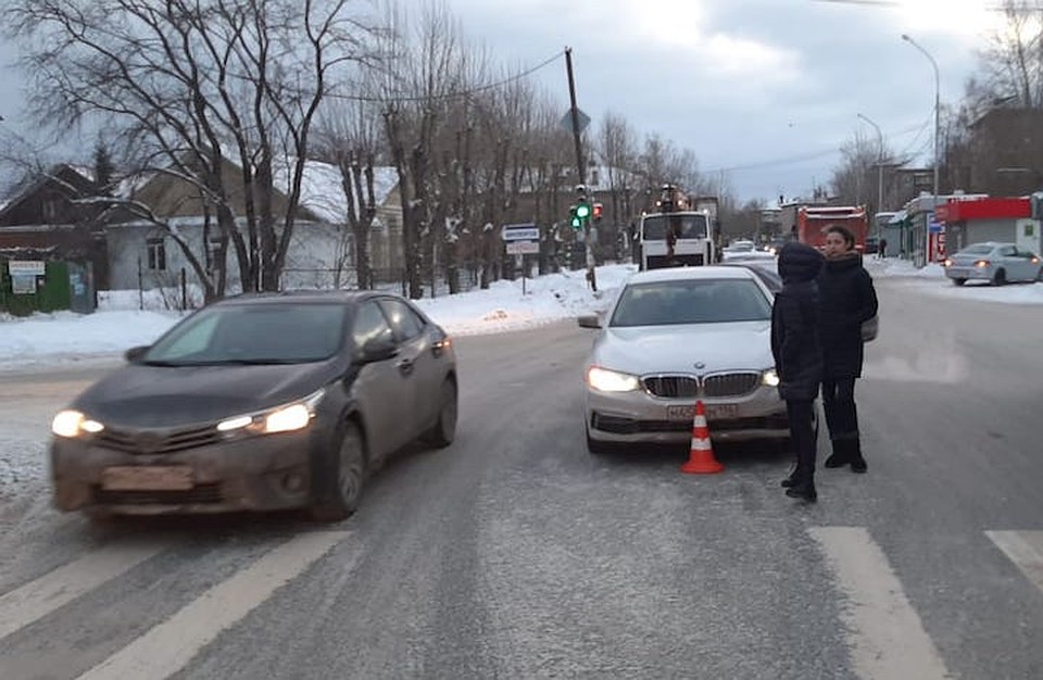 Два пешехода попали в больницу с травмами. Фото: пресс-служба ГИБДД по Свердловской области