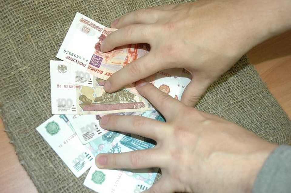 Добычей злоумышленников стали 15 тысяч рублей. Фото: Алексей БУЛАТОВ