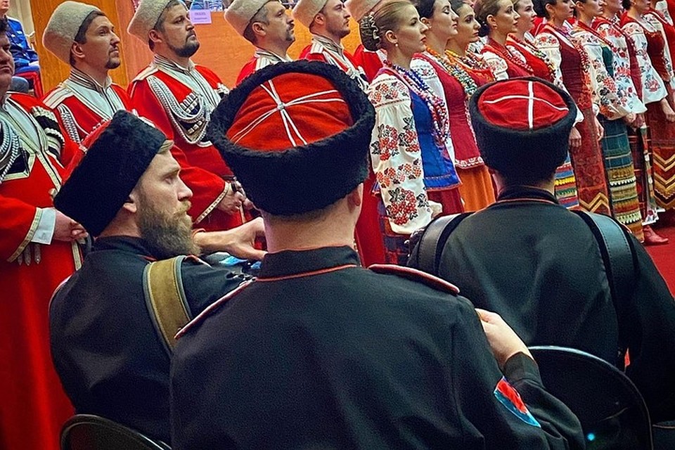 Его проводили под казачьи песни. Фото: Михеев Дмитрий