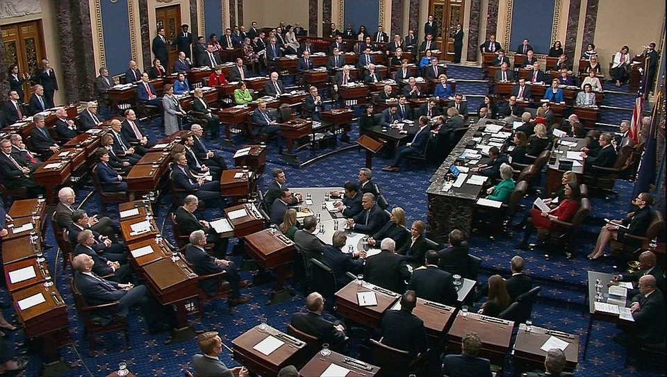 Сенаторы со счётом 52 голоса против 48 постановили оправдать Трампа по первой статье импичмента, и со счётом 53:47 — по второй Фото: REUTERS