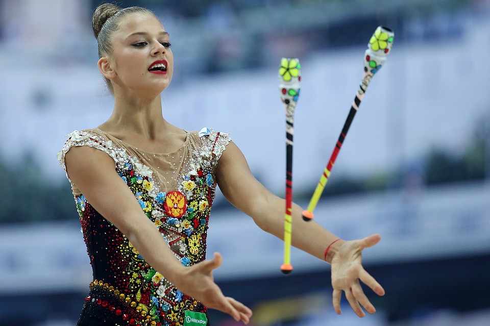 Российская спортсменка Александра Солдатова во время квалификационных соревнований на этапе Кубка мира по художественной гимнастике, 2016. Фото Егор Алеев/ТАСС