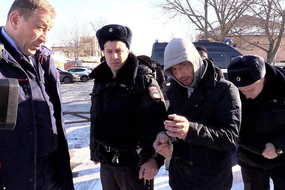 Во время следственного эксперимента. Фото: стоп-кадр видео СУ СК России по РО