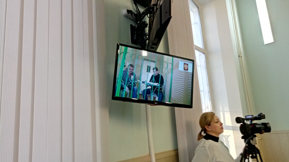 Сергея Шатило и Альберта Навасардяна можно было видеть лишь по ВКС Фото: Александра БУДАЕВА