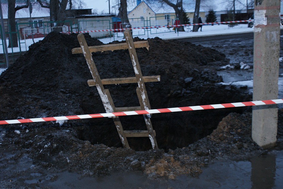 На место обнаружения снаряда вызвали взрывотехников