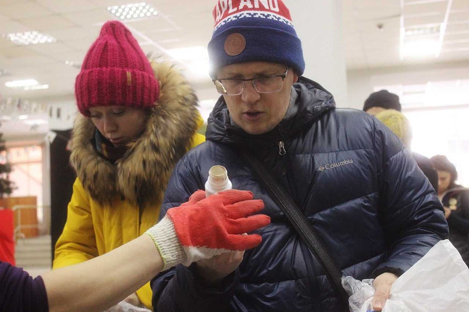 Прямо на акции люди учились разбираться в маркировках Фото: Анастасия МАШКАЛЕВА