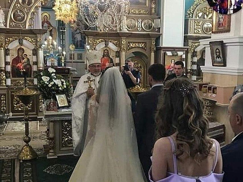 Свадьба Логинова и Кручовой в храме Тернополя. Фото соцсетей