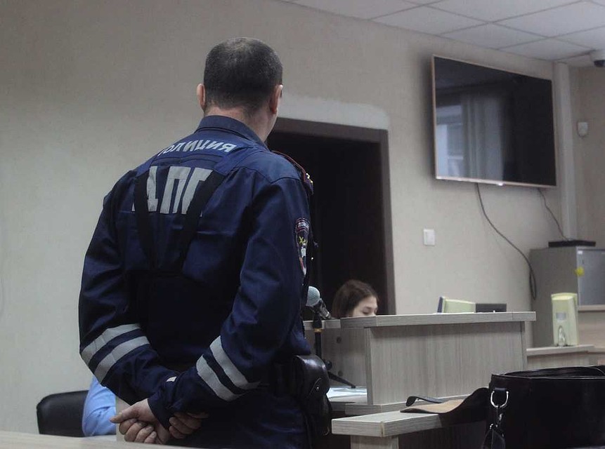 Инспектор сыктывдинского УВД рассказал, как Максима Тутринова задерживали за езду без прав 1 сентября Фото: Анастасия МАШКАЛЕВА