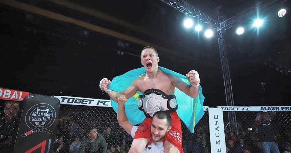 Казахстанский боец Жалгас Жумагулов подписал контракт с UFC.