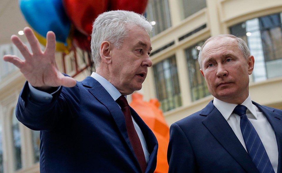 Мэр Москвы Сергей Собянин и президент России Владимир Путин осмотрели новый тематический парк развлечений. Фото: Михаил Метцель/ТАСС