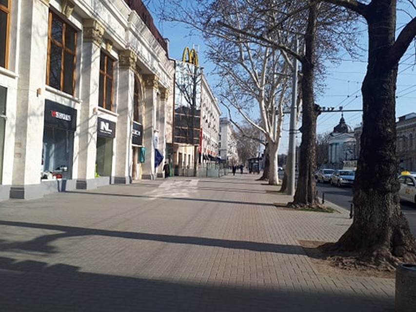 Бульвар Штефана чел Маре. День. Фото: Леонид РЯБКОВ