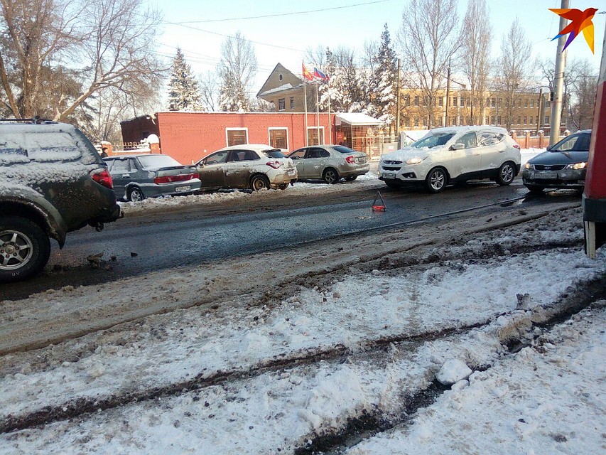Автомобили после аварии спровоцировали затор Фото: Ольга Симонова