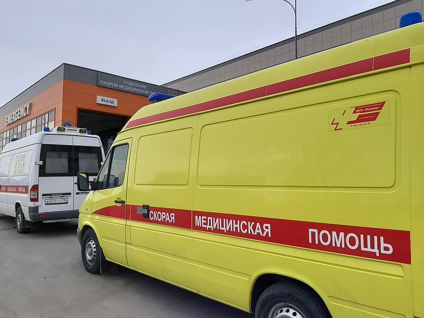 Пациентов с подозрением на коронавирус сразу выделяют в отдельный поток. Фото: Екатерина СИМОХИНА