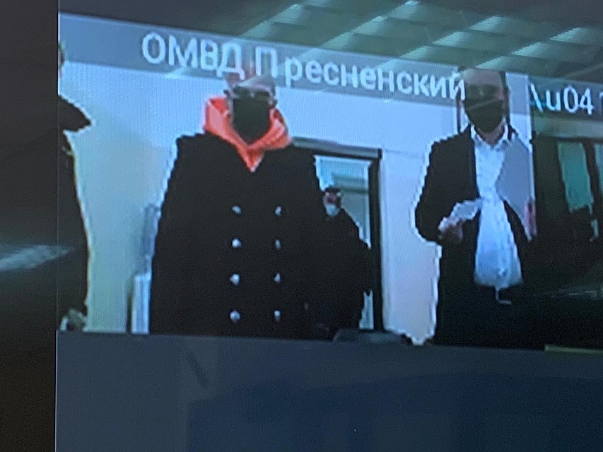 Перед судьей Иисус Воробьев предстал в максимально эффектном виде. Фото: Предоставлено пресс-службой Пресненского суда