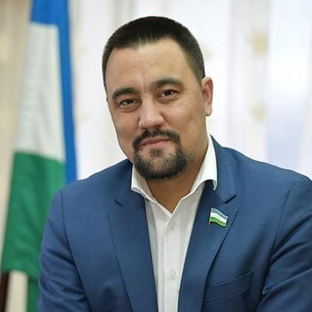 Новый главврач больницы. Никаких комментариев у Тагира Рафаиловича получить не удалось.