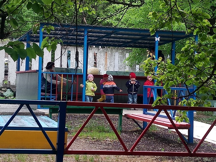 Компания «Атлант-Донбасс» подарила Дому Ребенка новую бытовую технику. Фото: Николай ИВАНОВ