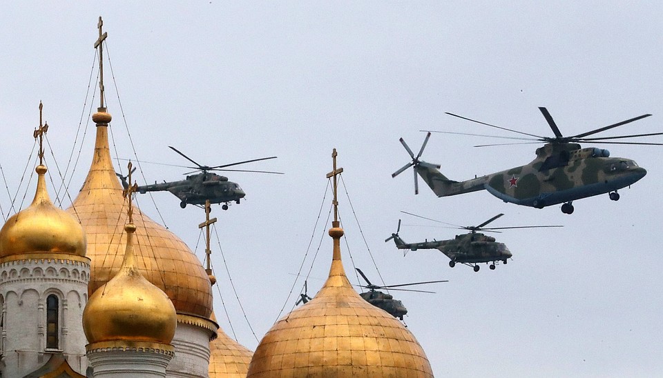 В авиапараде примут участие военные вертолеты Фото: GLOBAL LOOK PRESS