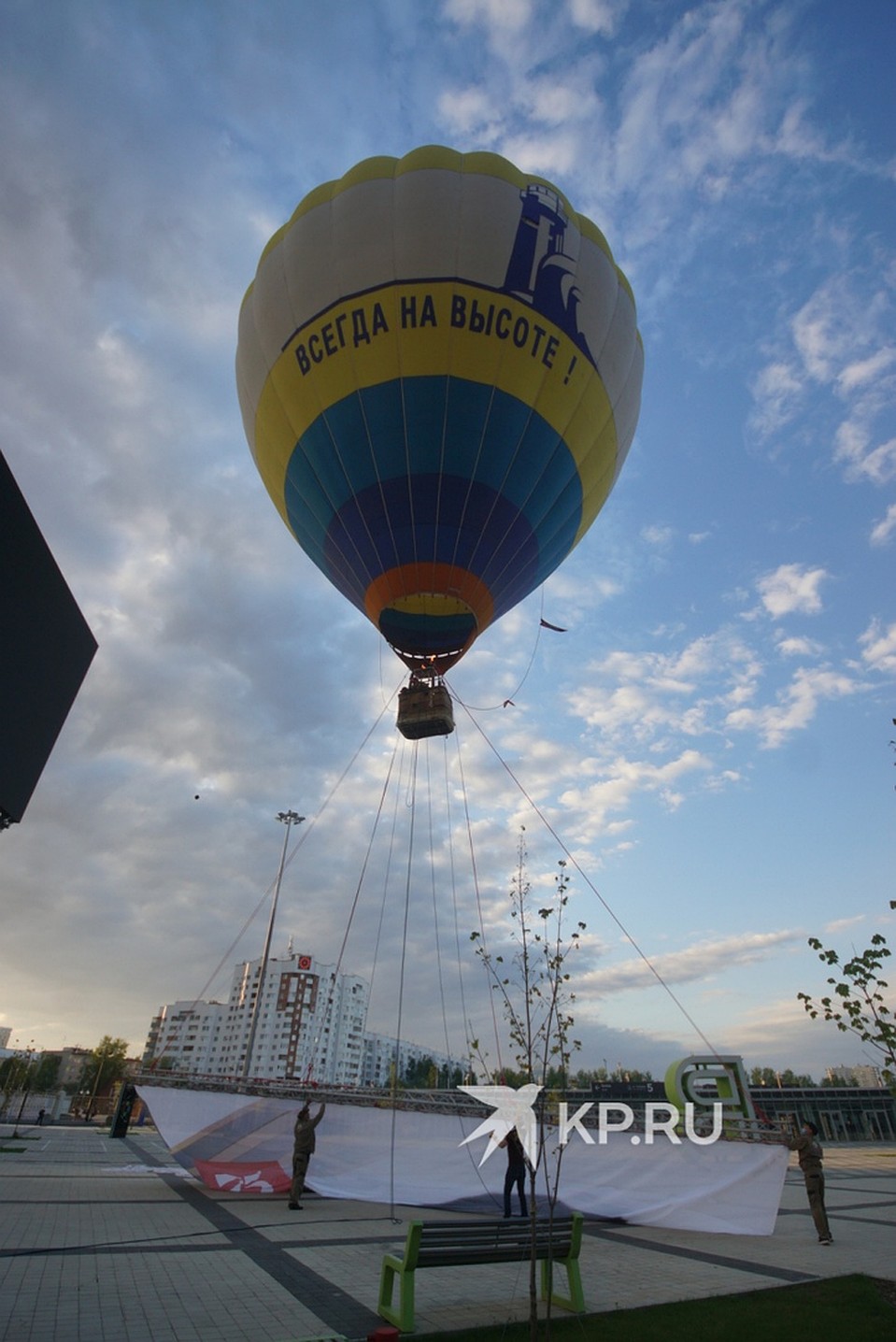 Организаторам пришлось ждать попутного ветра. Фото: Алексей БУЛАТОВ
