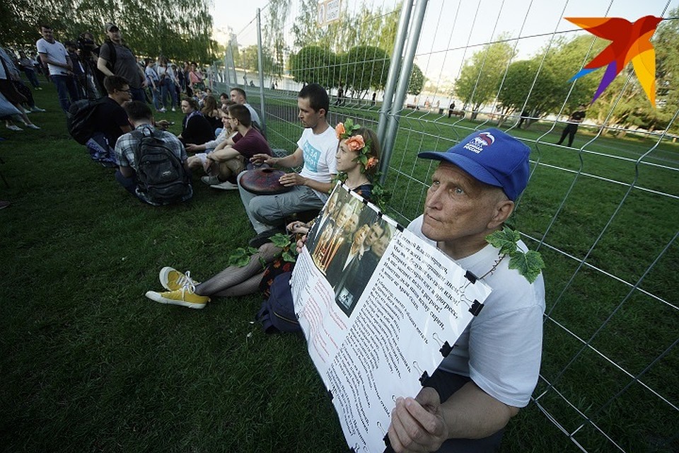 Знаменитый Дед Пикет. Вадим Панкратов не пропускает ни одного митинга Фото: Алексей БУЛАТОВ