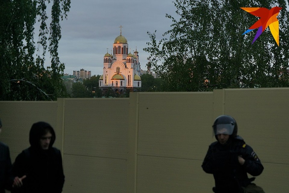 Примечательно, что в центре Екатеринбурга есть несколько храмов и церквей. Самый популярный – Храм-на-Крови, построенный на месте расстрела царской семьи Фото: Алексей БУЛАТОВ