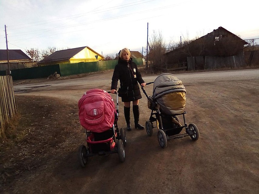 Любовь воспитывает четверых детей. Сейчас семье нужно ремонтировать обгоревший дом. Фото: Личная страничка героя публикации в соцсети