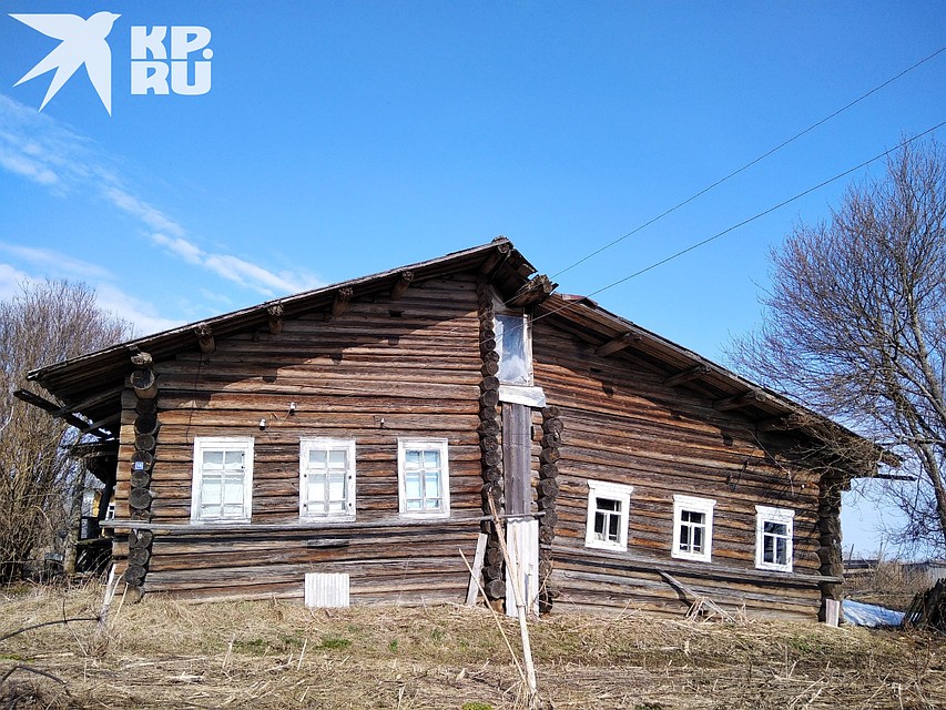 Дома не могут устоять под натиском времени Фото: Анастасия МАШКАЛЕВА