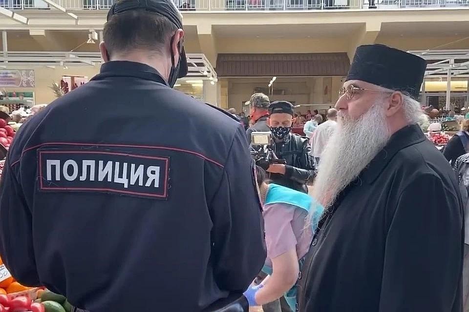 Полиция провела с митрополитом Лонгиным беседу. Кадр из видео